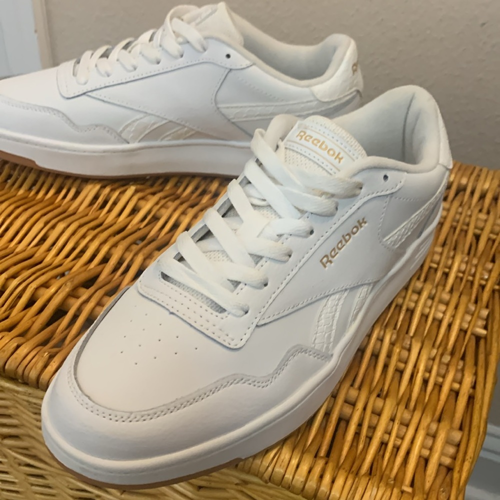 Reebox Classic Tennis Shoe Court Unisex size 10 men Snicker White Near New